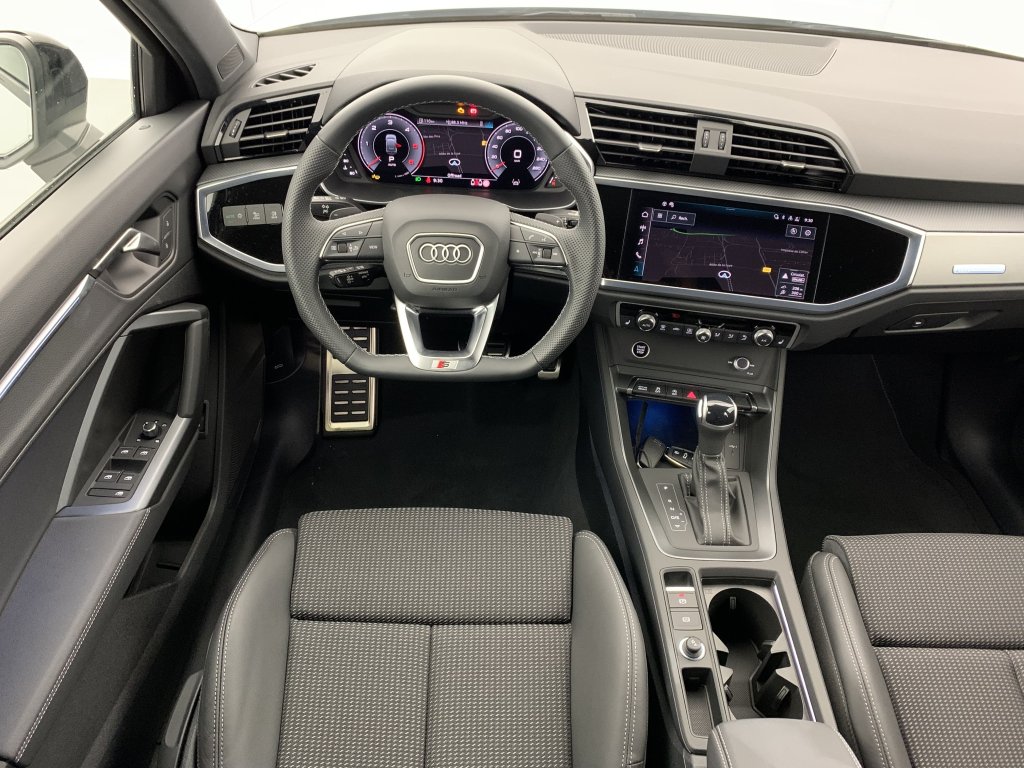 Photo véhicule 1 AUDI Q3 sportback 35 TDI 150 ch S tronic 7 S line