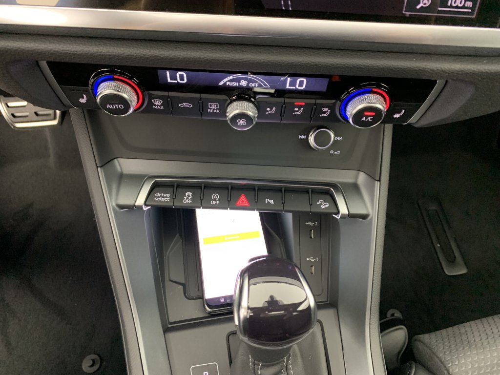 Photo véhicule 1 AUDI Q3 sportback 35 TDI 150 ch S tronic 7 S line