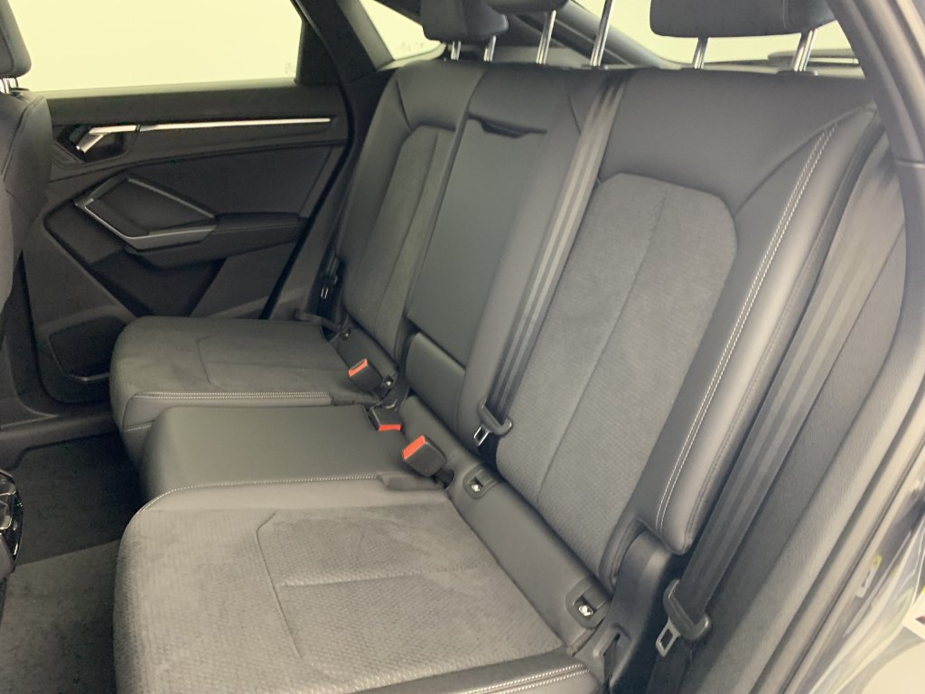 Photo véhicule 1 AUDI Q3 sportback 35 TDI 150 ch S tronic 7 S line