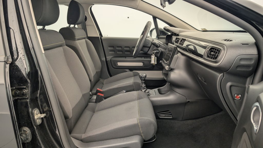 Photo véhicule 1 CITROëN C3 PureTech 110 BVM6 Plus