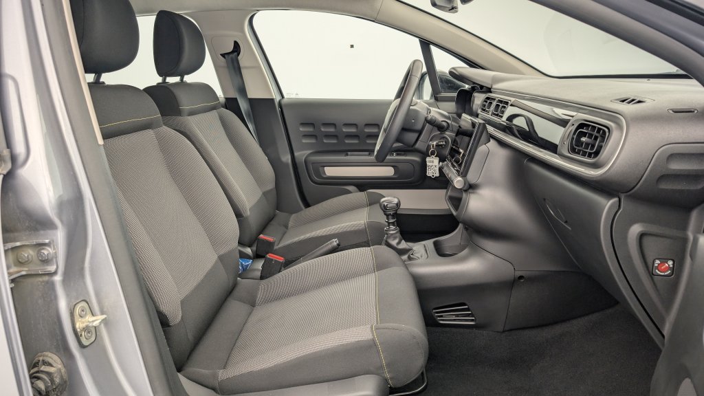Photo véhicule 1 CITROëN C3 PureTech 110 BVM6 Plus