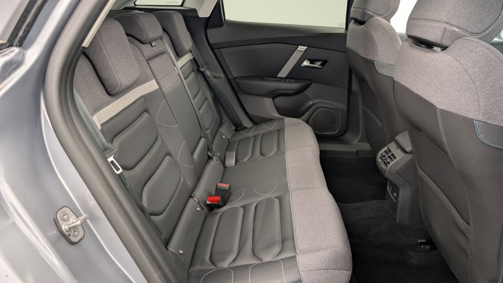 Photo véhicule 1 CITROëN C4 PureTech 130 EAT8 Max