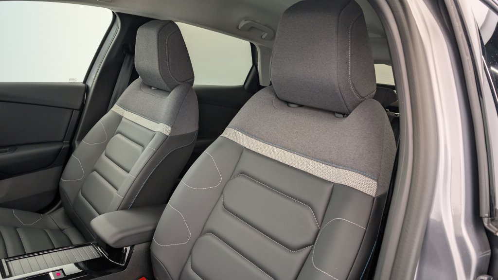 Photo véhicule 1 CITROëN C4 PureTech 130 BVM6 Max