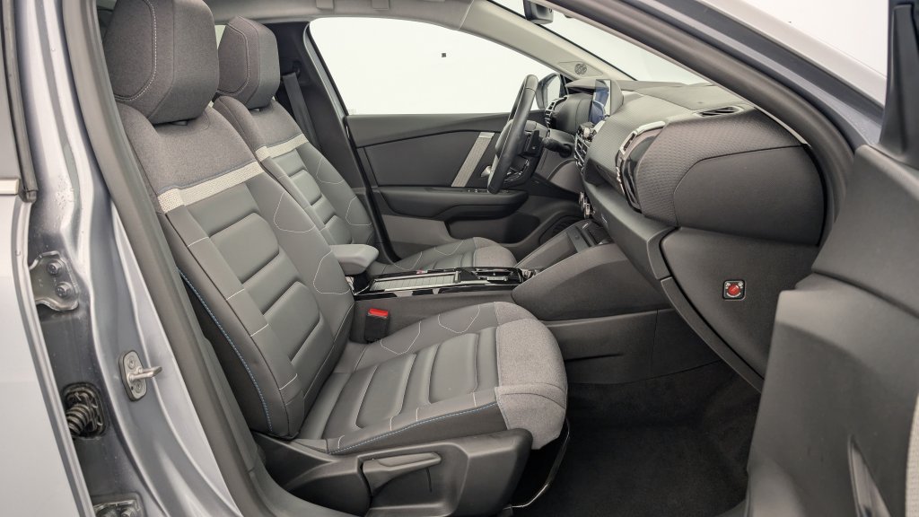 Photo véhicule 1 CITROëN C4 PureTech 130 EAT8 Max