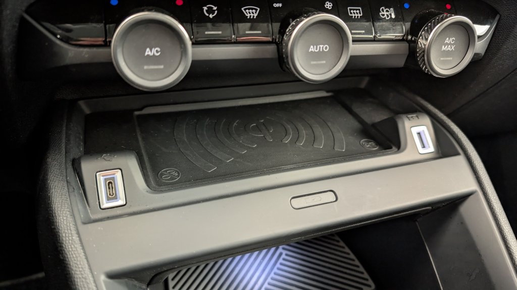 Photo véhicule 1 CITROëN C4 PureTech 130 BVM6 Max
