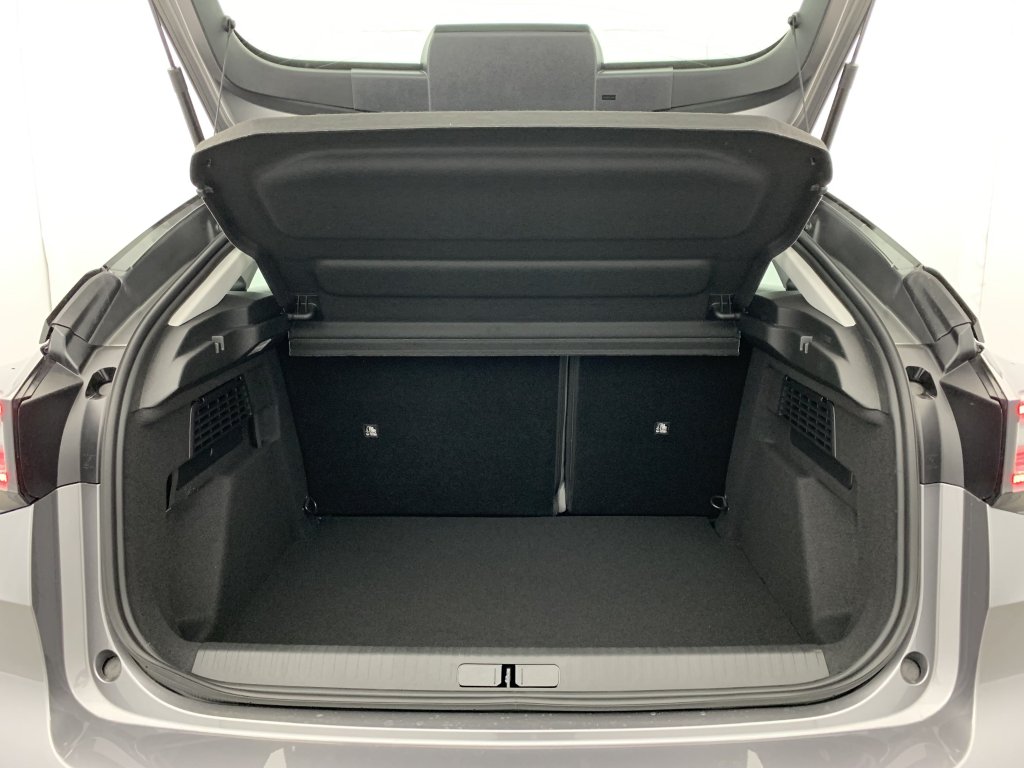 Photo véhicule 1 CITROëN C4 nouvelle HYBRIDE 136 E-DCS6 PLUS