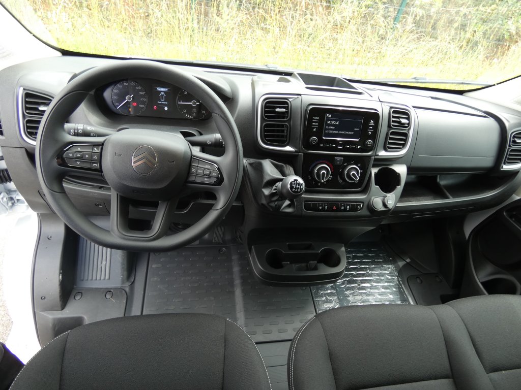 Photo véhicule 1 CITROëN Jumper fourgon nouveau TOLE 33 L2H2 140 S S BVM6