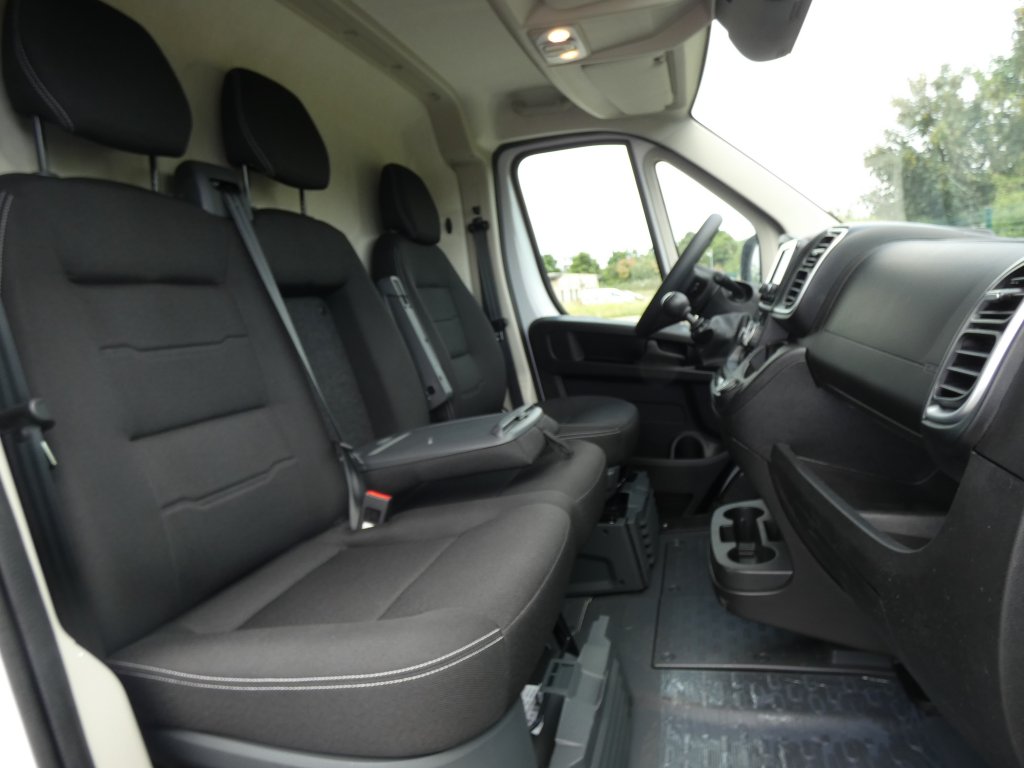 Photo véhicule 1 CITROëN Jumper fourgon nouveau TOLE 33 L2H2 140 S S BVM6