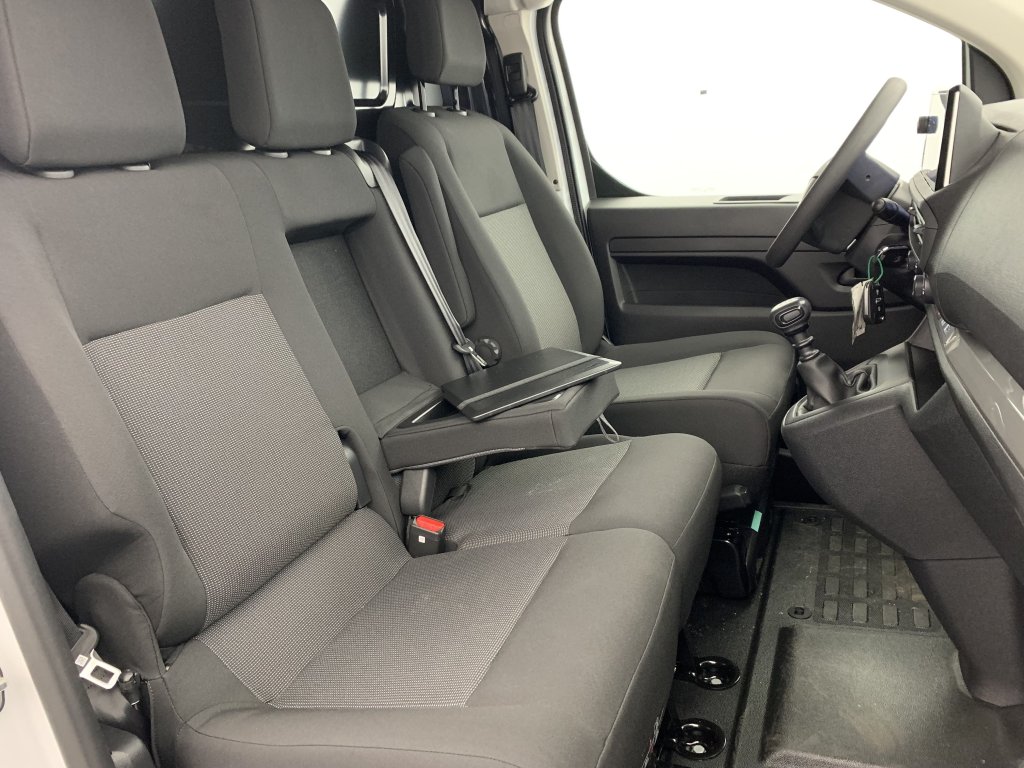 Photo véhicule 1 CITROëN Jumpy fourgon nouveau M BLUEHDI 145 BVM6