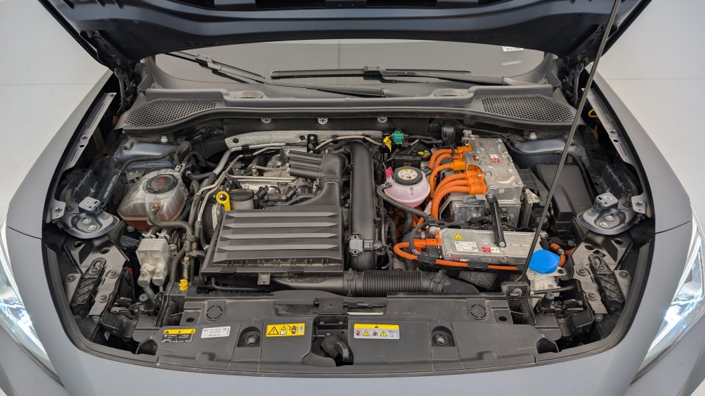 Photo véhicule 1 CUPRA Formentor 1.4 e-HYBRID 204 ch DSG6 V