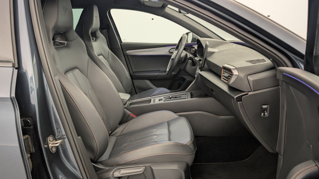 Photo véhicule 1 SEAT Leon sportstourer 1.4 e-HYBRID 245 ch DSG6 VZ
