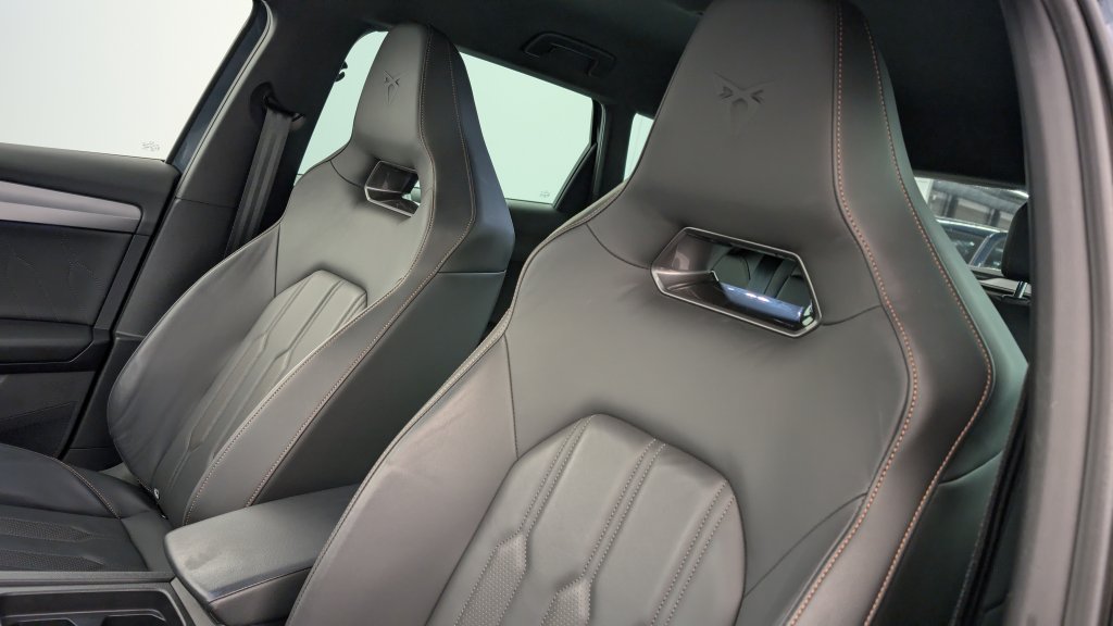 Photo véhicule 1 SEAT Leon sportstourer 1.4 e-HYBRID 245 ch DSG6 VZ