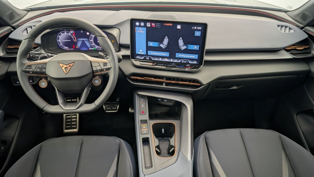Photo véhicule 1 CUPRA Terramar 1.5 eTSI Hybrid 150 ch DSG7 V