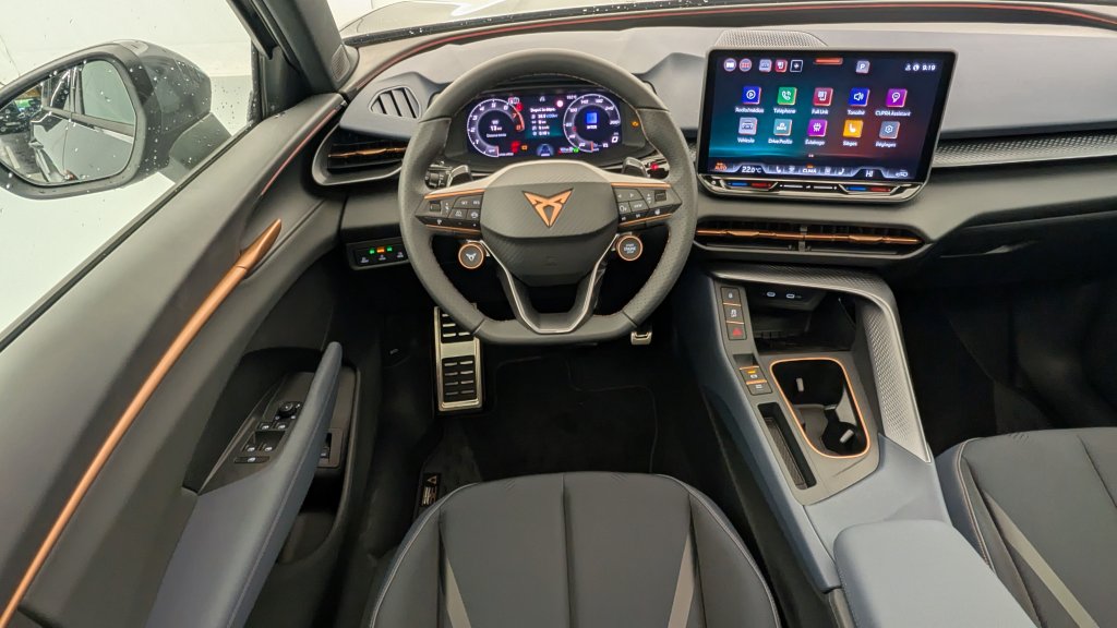 Photo véhicule 1 CUPRA Terramar 1.5 eTSI Hybrid 150 ch DSG7 V