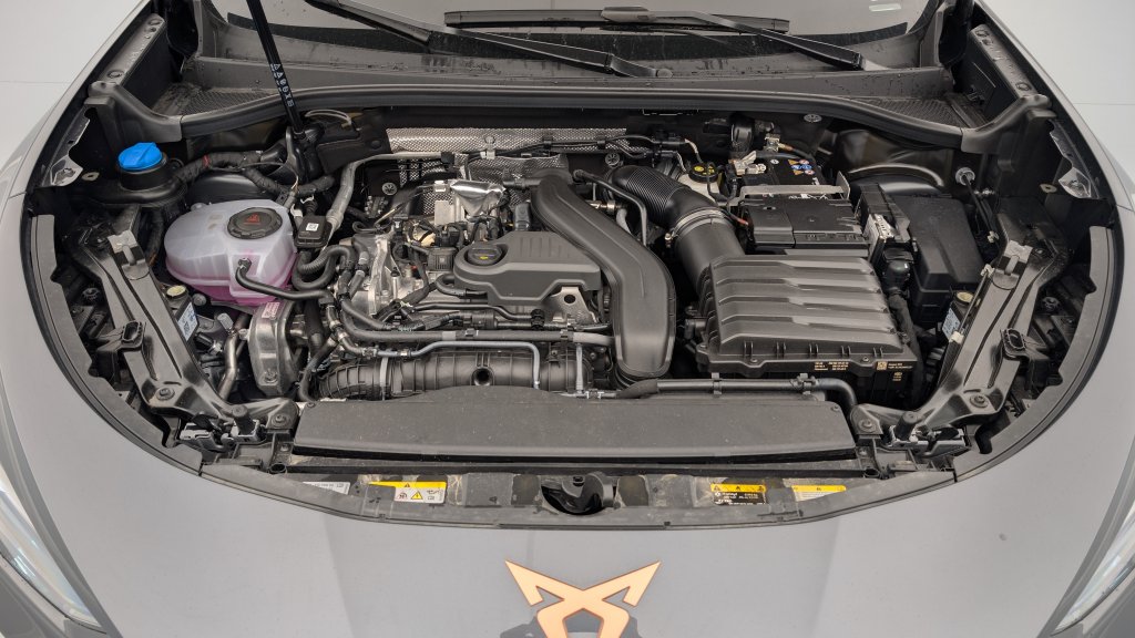 Photo véhicule 1 CUPRA Terramar 1.5 eTSI Hybrid 150 ch DSG7 V