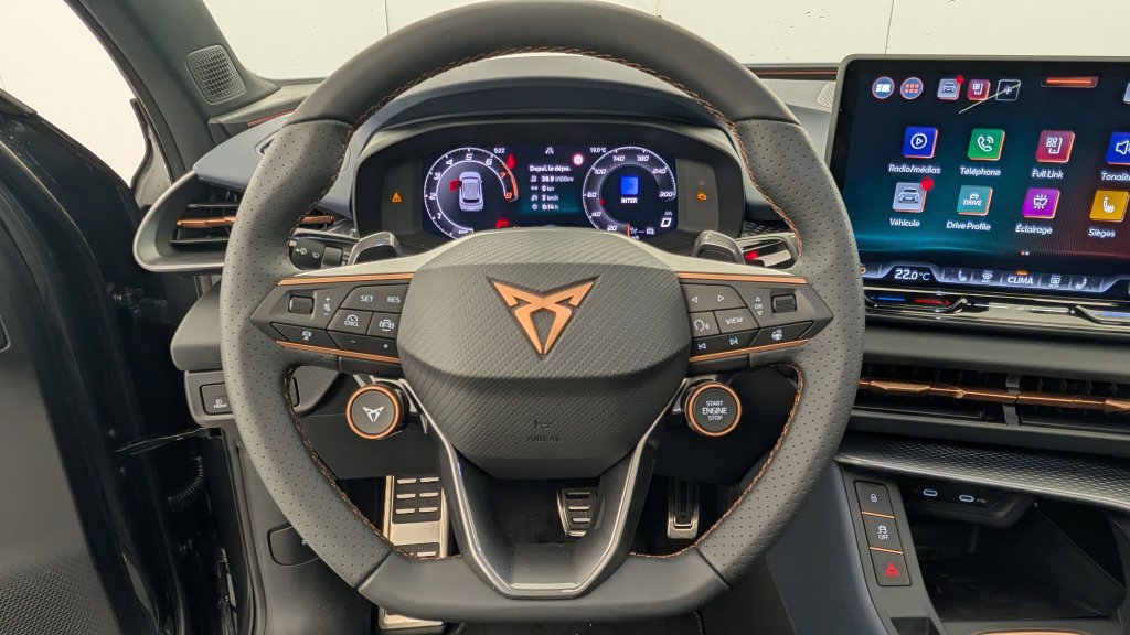 Photo véhicule 1 CUPRA Terramar 1.5 eTSI Hybrid 150 ch DSG7 V