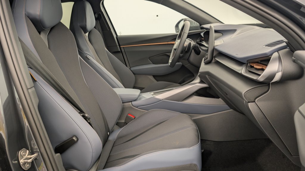 Photo véhicule 1 CUPRA Terramar 1.5 eTSI Hybrid 150 ch DSG7 V