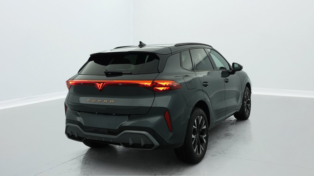 Photo véhicule 1 CUPRA Terramar 1.5 eTSI Hybrid 150 ch DSG7 V