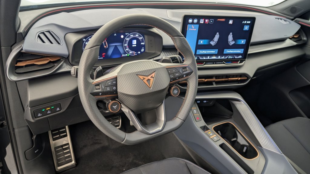 Photo véhicule 1 CUPRA Terramar 1.5 eTSI Hybrid 150 ch DSG7 V