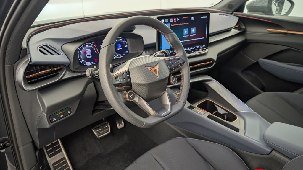 Photo véhicule 1 CUPRA Terramar 1.5 eTSI Hybrid 150 ch DSG7 V