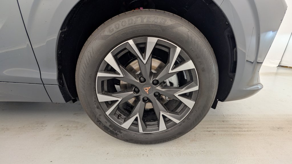 Photo véhicule 1 CUPRA Terramar 1.5 eTSI Hybrid 150 ch DSG7 V