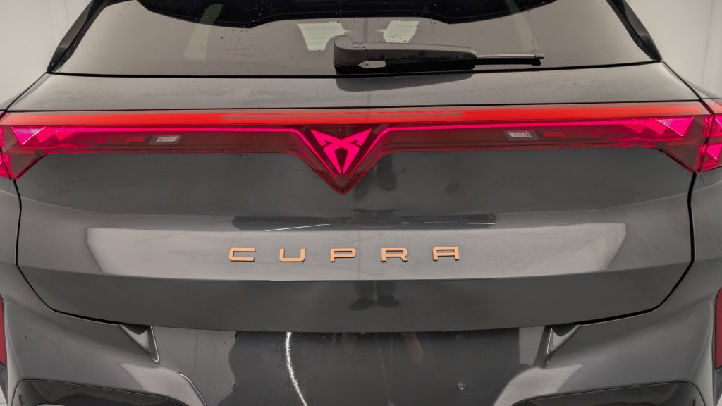 Photo véhicule 1 CUPRA Terramar 1.5 eTSI Hybrid 150 ch DSG7 V