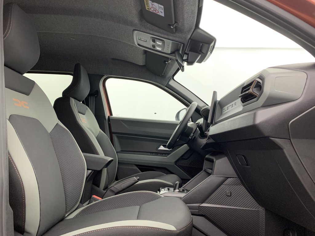 Photo véhicule 1 DACIA Duster Hybrid 140 4x2 Extreme