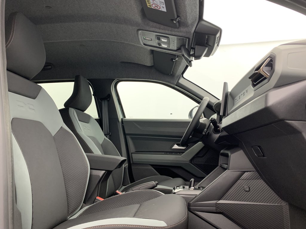 Photo véhicule 1 DACIA Duster Hybrid 140 4x2 Extreme