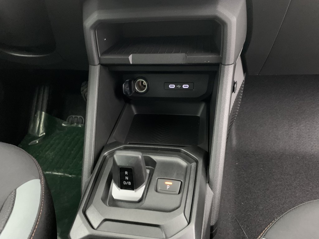 Photo véhicule 1 DACIA Duster Hybrid 140 4x2 Extreme