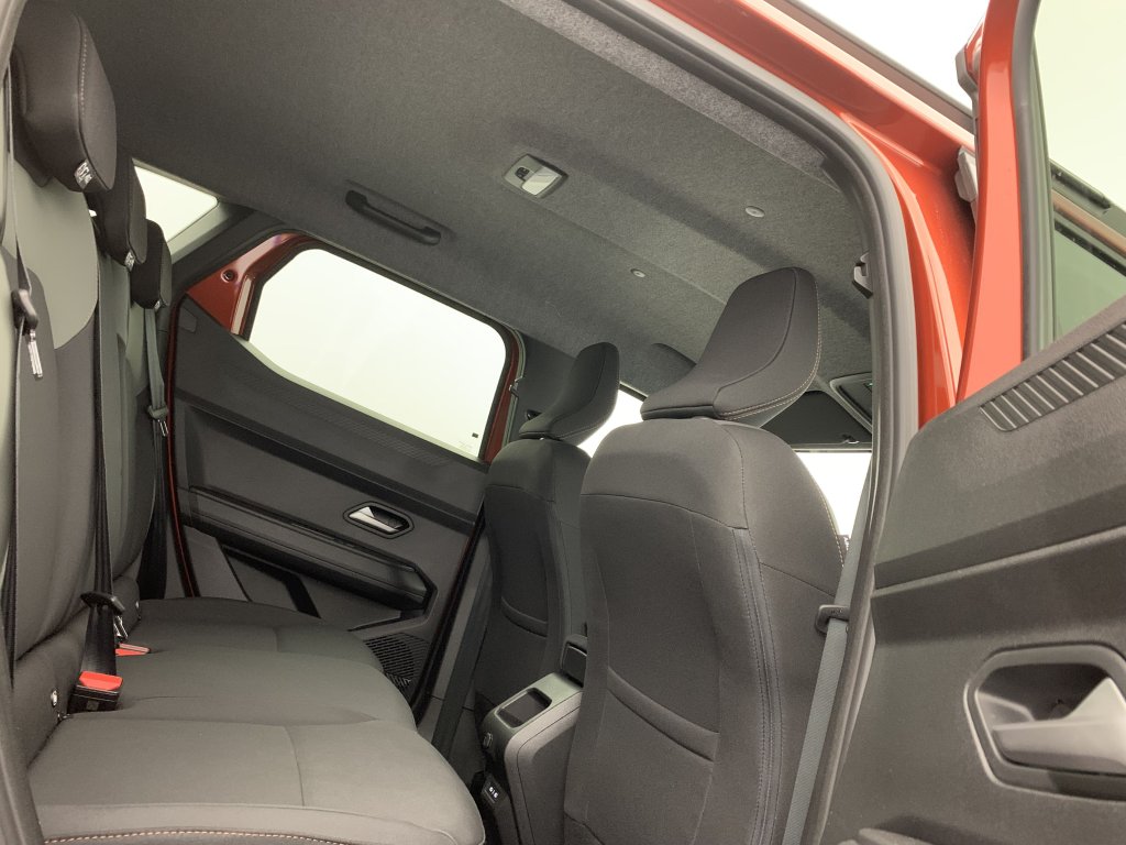 Photo véhicule 1 DACIA Duster Hybrid 140 4x2 Extreme