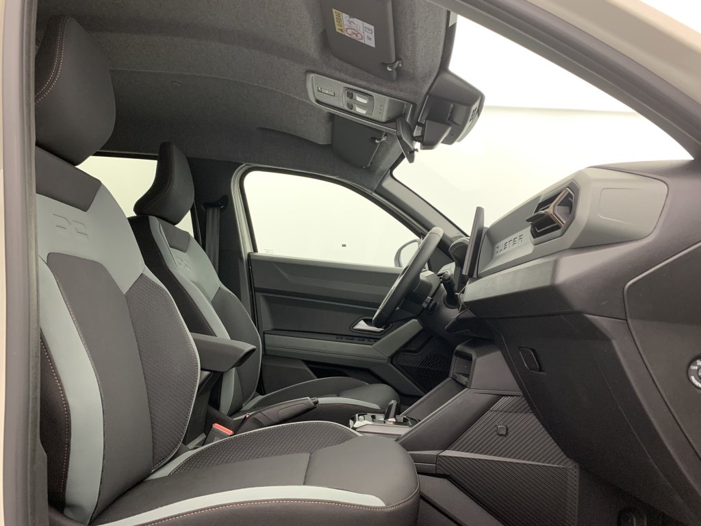 Photo véhicule 1 DACIA Duster Hybrid 140 4x2 Extreme