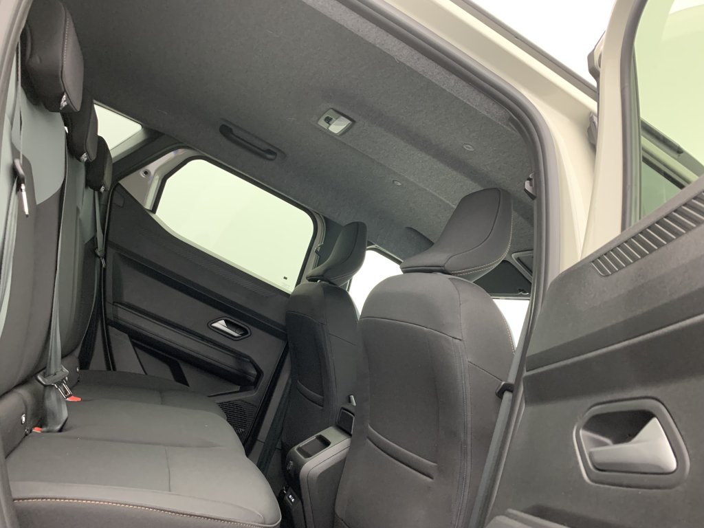 Photo véhicule 1 DACIA Duster Hybrid 140 4x2 Extreme