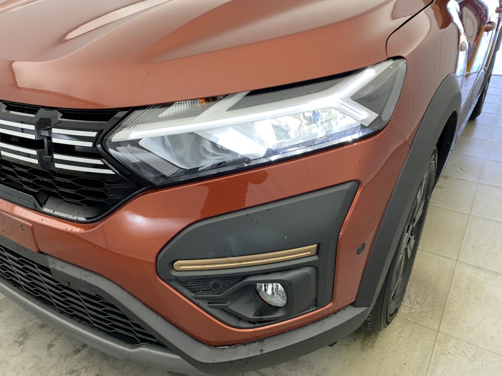 Photo véhicule 1 DACIA Jogger ECO-G 100 7 places GSR2 Extreme