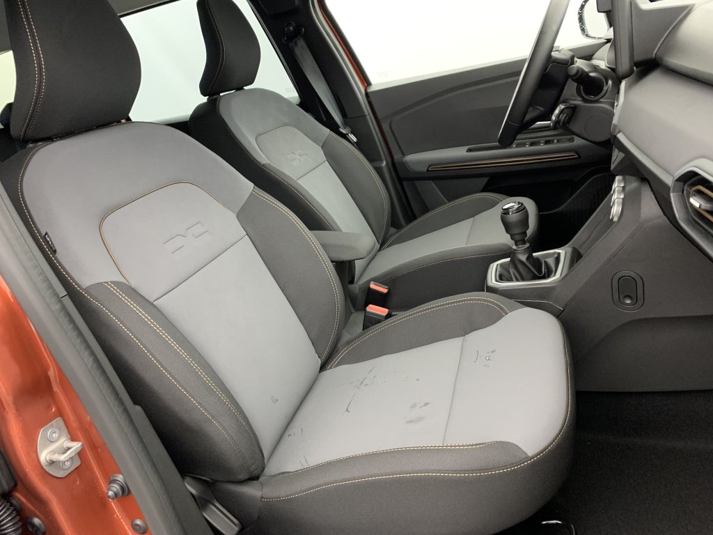 Photo véhicule 1 DACIA Jogger ECO-G 100 7 places GSR2 Extreme