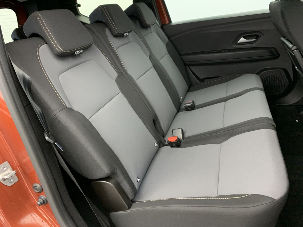 Photo véhicule 1 DACIA Jogger ECO-G 100 7 places GSR2 Extreme