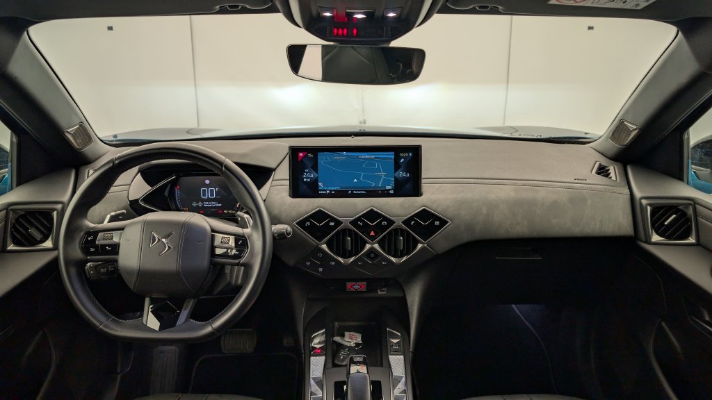 Photo véhicule 1 DS Ds3 crossback PURETECH 130 EAT8 RIVOLI