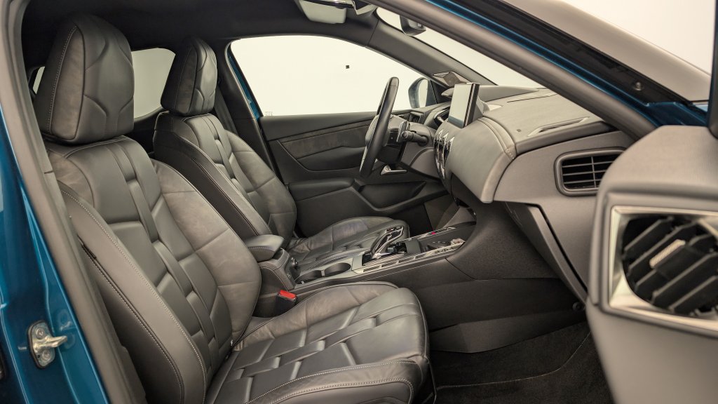 Photo véhicule 1 DS Ds3 crossback PURETECH 130 EAT8 RIVOLI