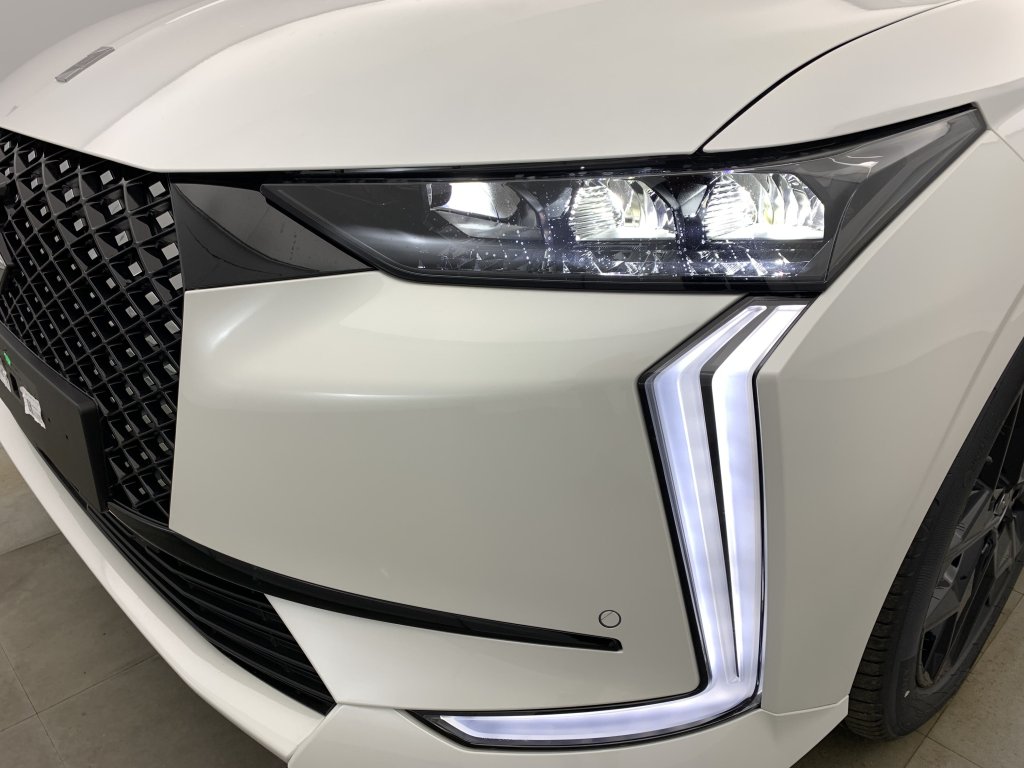 Photo véhicule 1 CITROëN DS4 Hybride 145 e-DCT6 Pallas