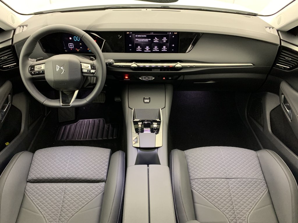 Photo véhicule 1 CITROëN DS4 Hybride 145 e-DCT6 Pallas