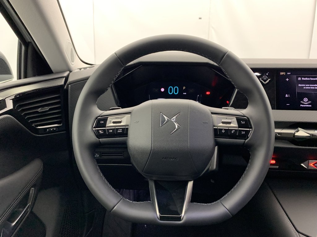 Photo véhicule 1 CITROëN DS4 Hybride 145 e-DCT6 Pallas