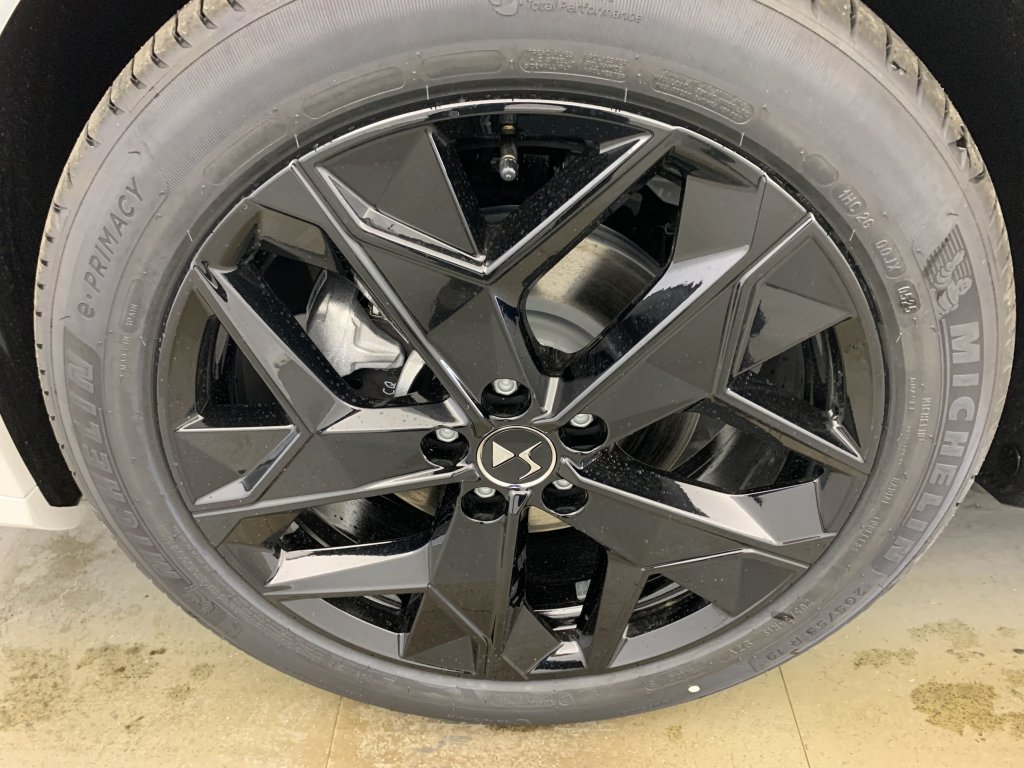 Photo véhicule 1 CITROëN DS4 BlueHDi 130 EAT8 Pallas