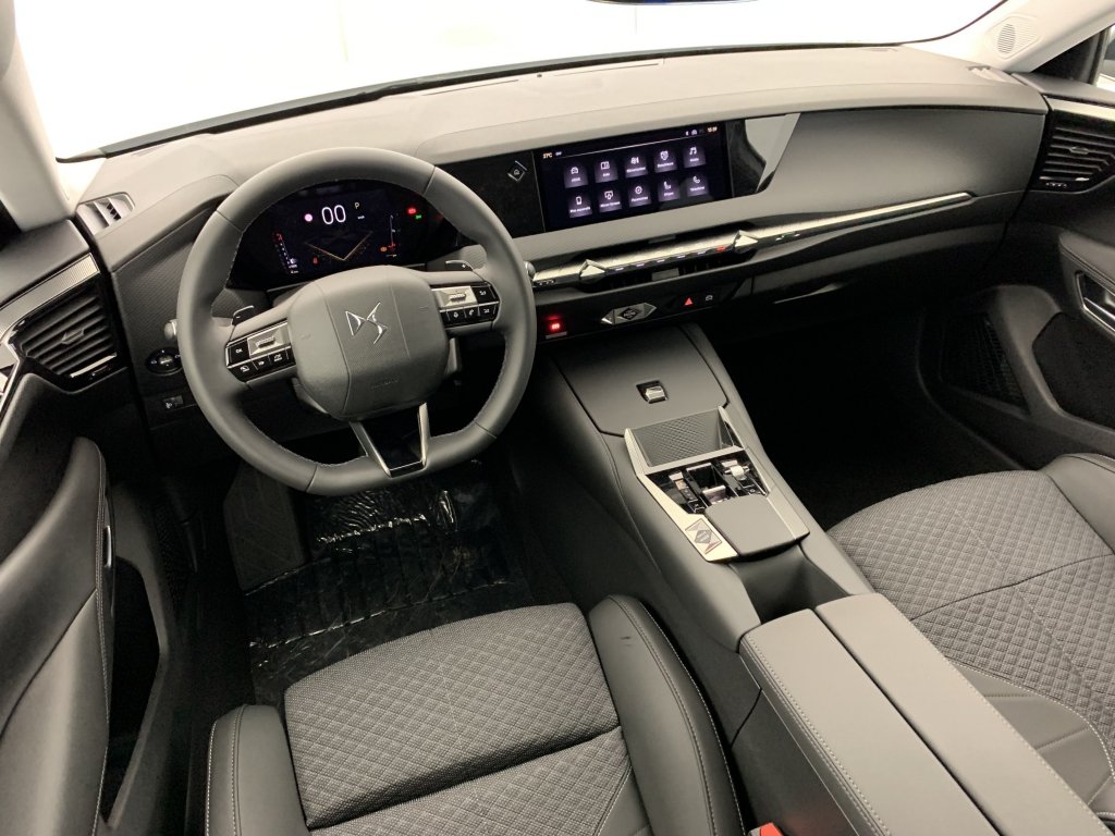 Photo véhicule 1 CITROëN DS4 BlueHDi 130 EAT8 Pallas
