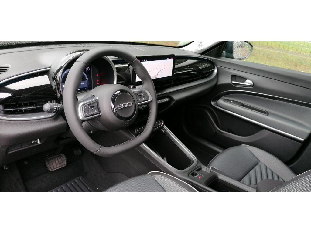 Photo véhicule 1 FIAT 600 1.2 Hybrid 136ch DCT6