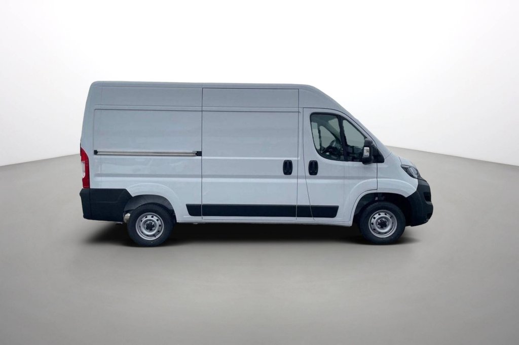 Photo véhicule 1 FIAT Ducato fourgon TOLE 3.3 M H2 H3-POWER 140 CH PACK PRO LOUNGE CONNECT