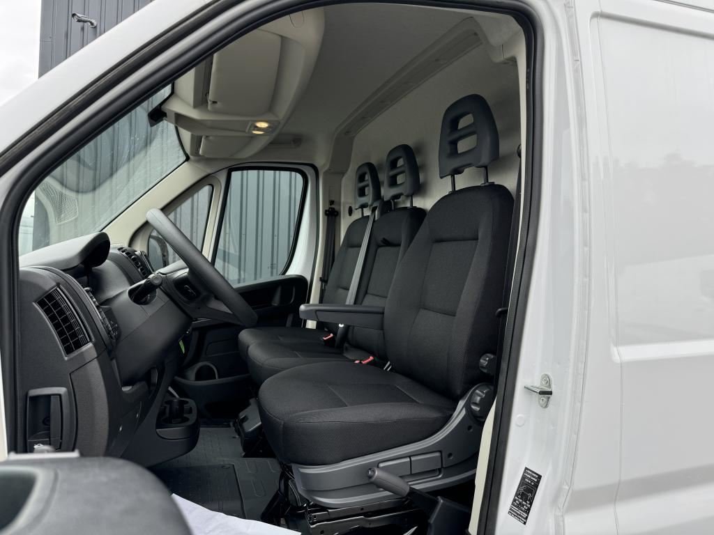 Photo véhicule 1 FIAT Ducato fourgon TOLE 3.5 L H2 S S 140 CH