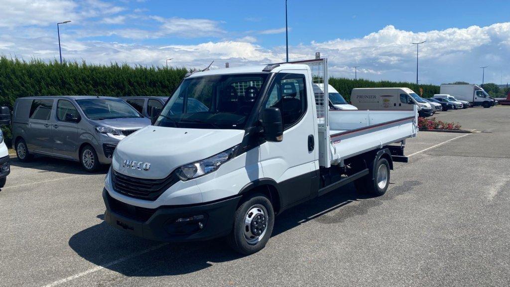 Photo véhicule 1 IVECO Daily Daily III 35C16H 3.0 3450 160ch Tri-Benne JPM