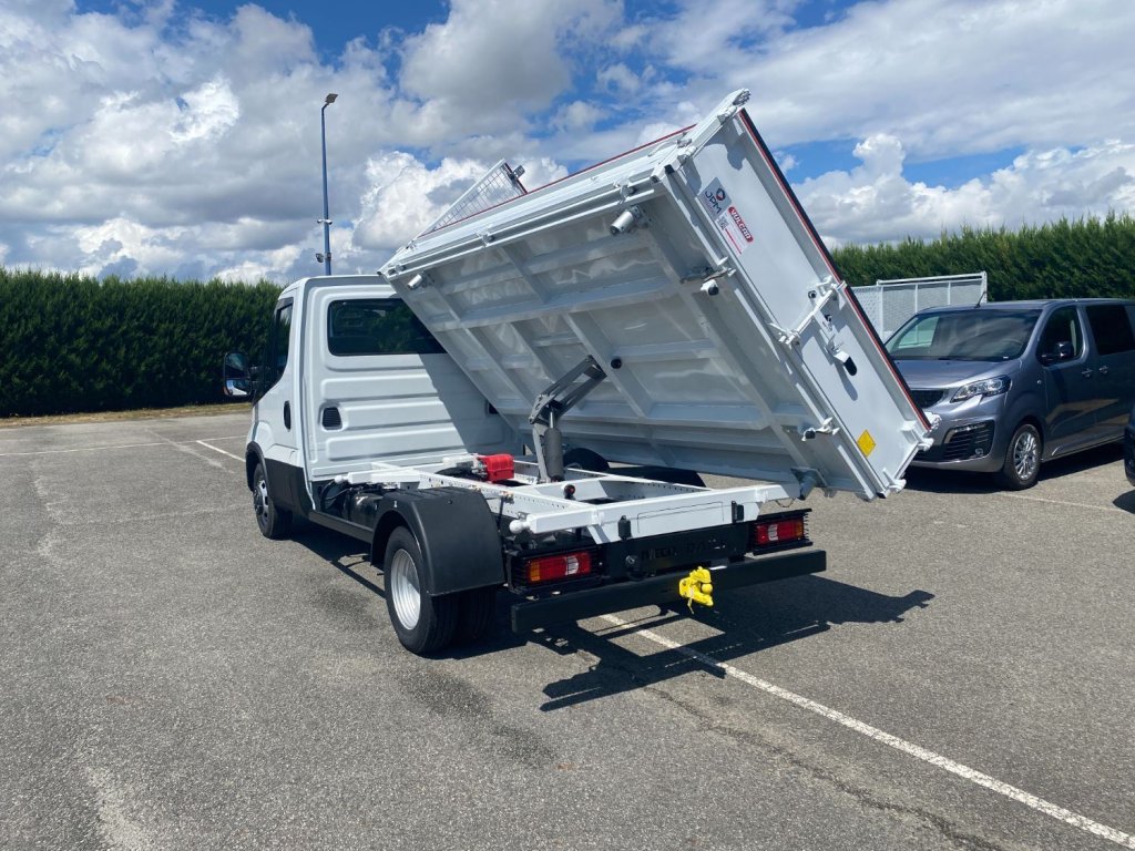 Photo véhicule 1 IVECO Daily Daily III 35C16H 3.0 3450 160ch Tri-Benne JPM