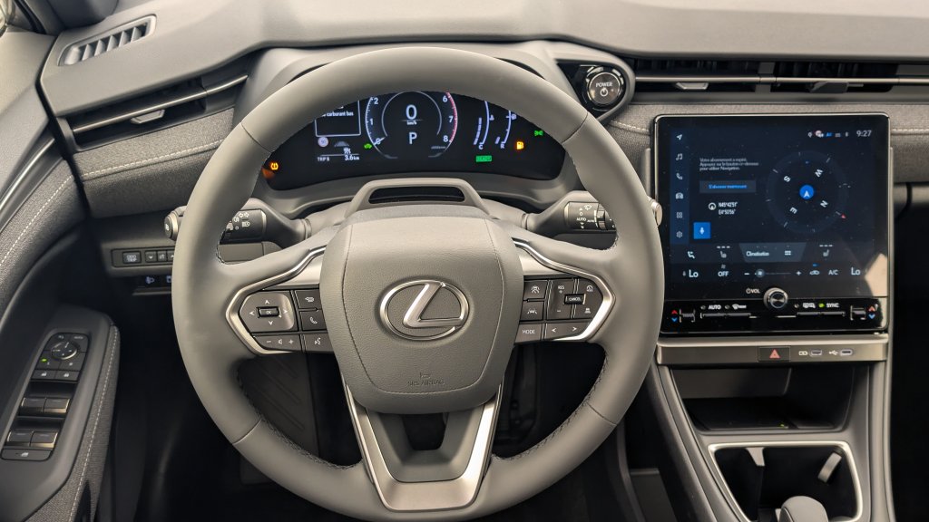 Photo véhicule 1 LEXUS Lbx 2WD Business