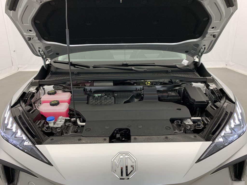 Photo véhicule 1 MG Mg4 ELECTRIC 77KWH - 180 KW 2WD LUXURY