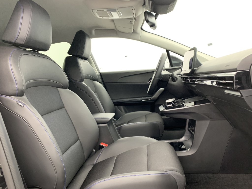 Photo véhicule 1 MG Mg4 ELECTRIC 77KWH - 180 KW 2WD LUXURY